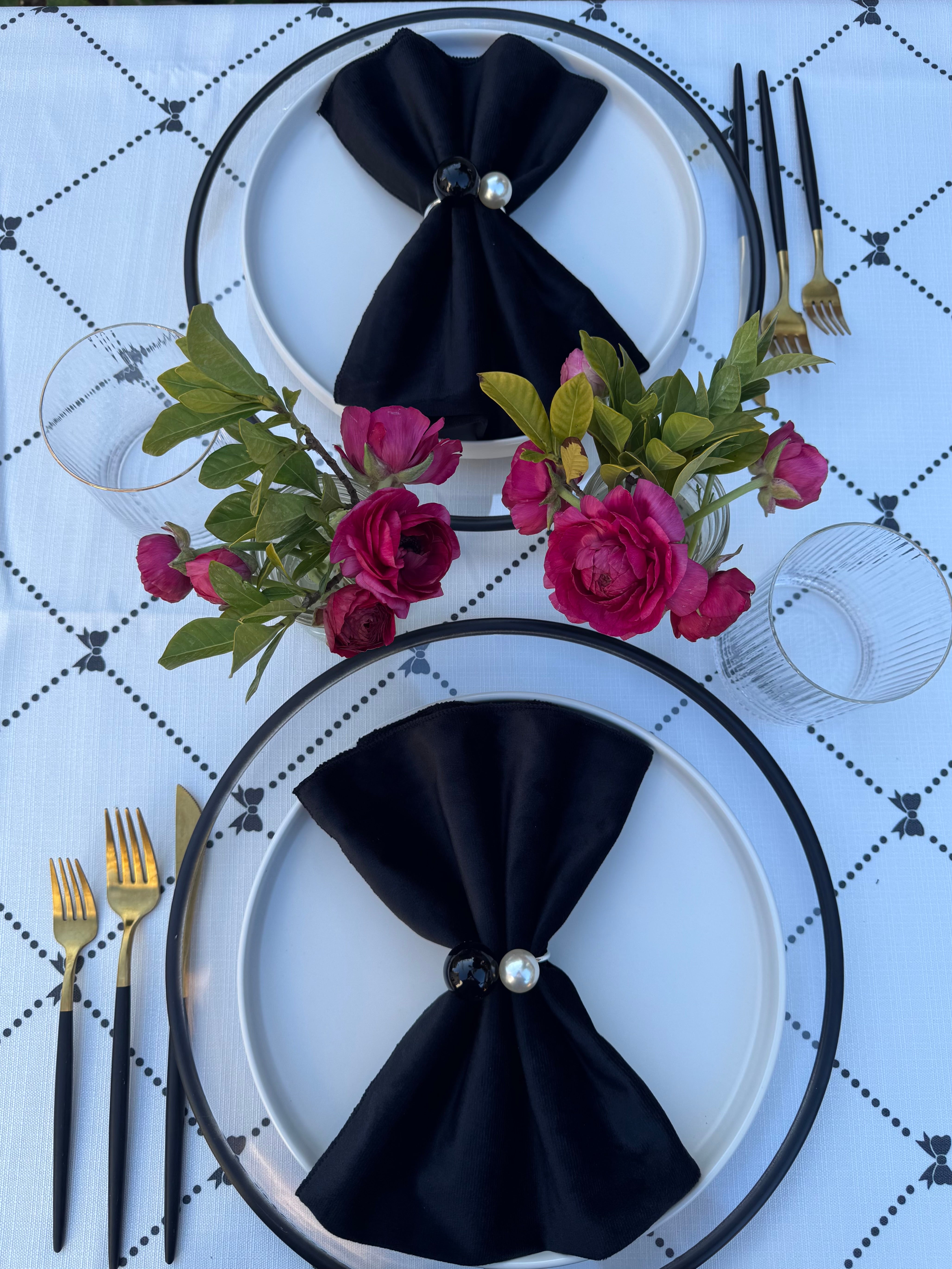NEW! Little black bow - Spill Proof