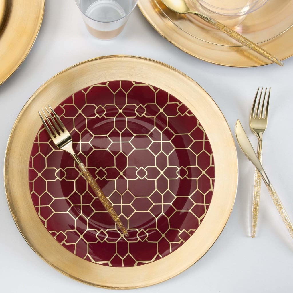 Round Accent Pattern Plastic Plates Round Cranberry • Gold Pattern Plastic Plates | 10 Pack