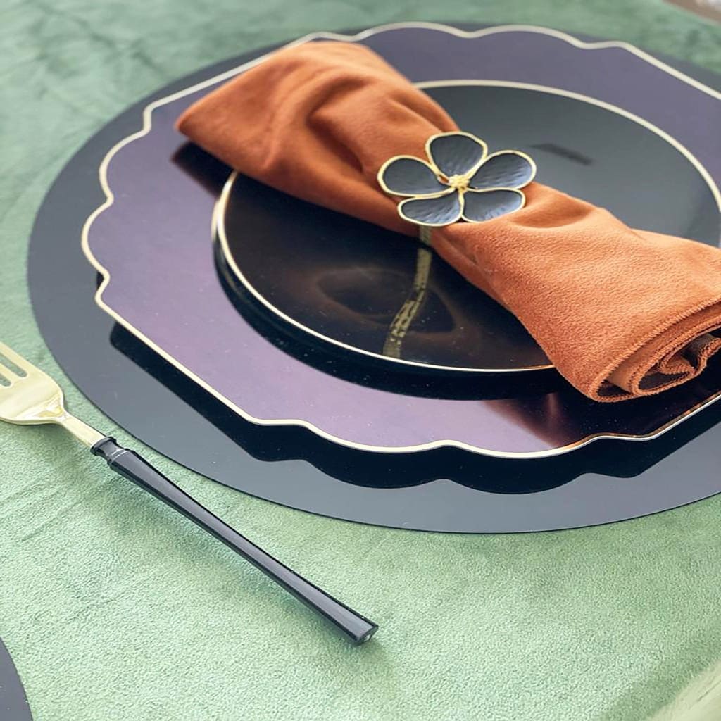 Scalloped clearance plastic plates