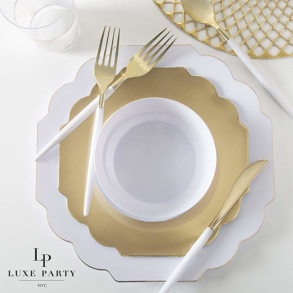 Scallop Design Plastic Plates Scalloped Gold Plastic Plates | 10 Pack